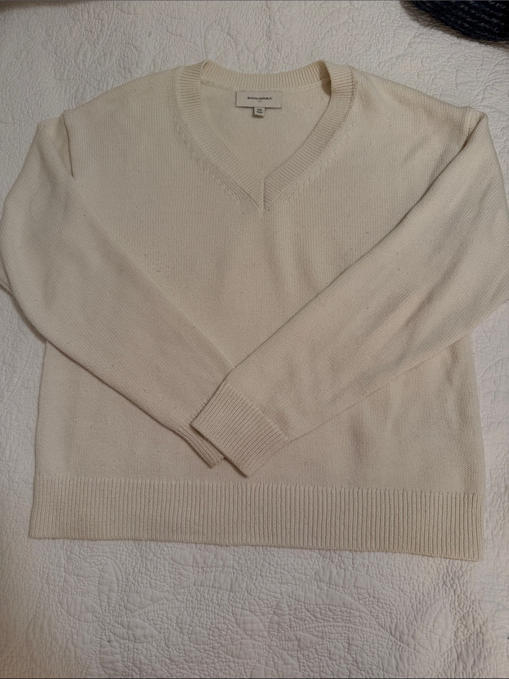Banana Republic Factory Women's Cream V-Neck Sweater
